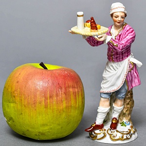 Антикварная Фарфоровая статуэтка «Официант», Мейсен / Meissen Германия, начало ХХ века. 