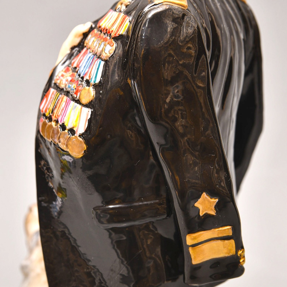 Коллекционная Авторская Статуэтка «Советский Исследователь Арктики - Папанин И.Д.», фарфор, Россия. 