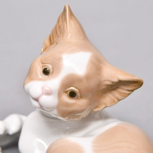 Коллекционная Фарфоровая статуэтка «Кошка - Удивленный котенок», Lladro Испания.