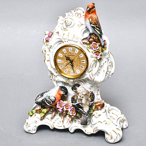 Каминные Кварцевые Часы «Певчие Птицы», фарфор Unterweissbach, Германия 80-е годы ХХ века.