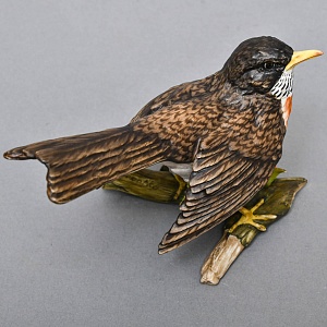 Бисквит! Коллекционная Фарфоровая статуэтка «Птица - Певчий дрозд» KAISER Porzellan Германия - 1979 год.