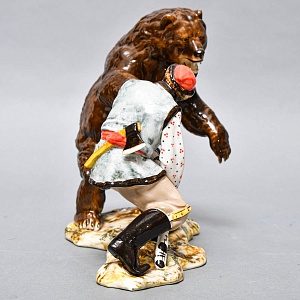 Коллекционная Фарфоровая Статуэтка «Охота на медведя», Россия. 