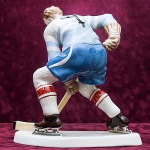 Редкость! Фарфоровая Статуэтка «Хоккеист» ROYAL DUX BOHEMIA, Чехословакия -50-е годы ХХ века.