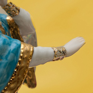 Авторская Фарфоровая статуэтка «Царе́вна-лягу́шка», СССР Дулево, 50-е года.