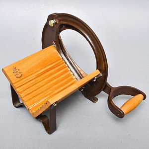 Редкость! Старинная Ручная Механическая Хлеборезка - Слайсер - Нож, RAADVAD Дания, середина ХХ века.