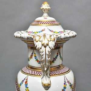 Большой Фарфоровый Вазон - Ваза с крышкой «Цветочная гирлянда», SP Dresden Германия, 50-е гг. ХХ века.