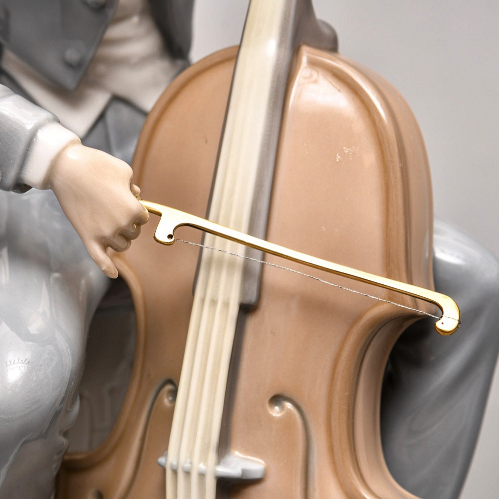 Коллекционная Фарфоровая статуэтка «Музыкант. ВИОЛОНЧЕЛИСТ», Lladro Испания 70-е годы.