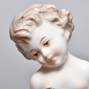 Коллекционная Фарфоровая статуэтка «Мальчик и тюлень», ROSENTHAL Германия, 1943 - 1948 годы.