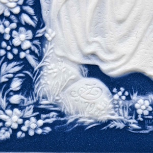 Фарфоровая Картина - Панно - Плакетка «Любовь. Мама и дочь»,  Villeroy&Boch Германия - 1979 год.