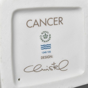 Коллекционная Фарфоровая статуэтка «Девушка, Знак Зодиака - Рак», Royal Copenhagen Дания.