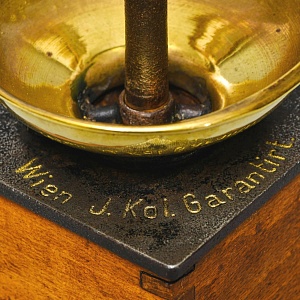 Деревянная Старинная Ручная Механическая Кофемолка - Мельница «GARANTIRT», Бельгия начало ХХ века.