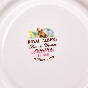 Коллекционная Фарфоровая Кофейная пара «Букет с колокольчиками», ROYAL ALBERT Англия.