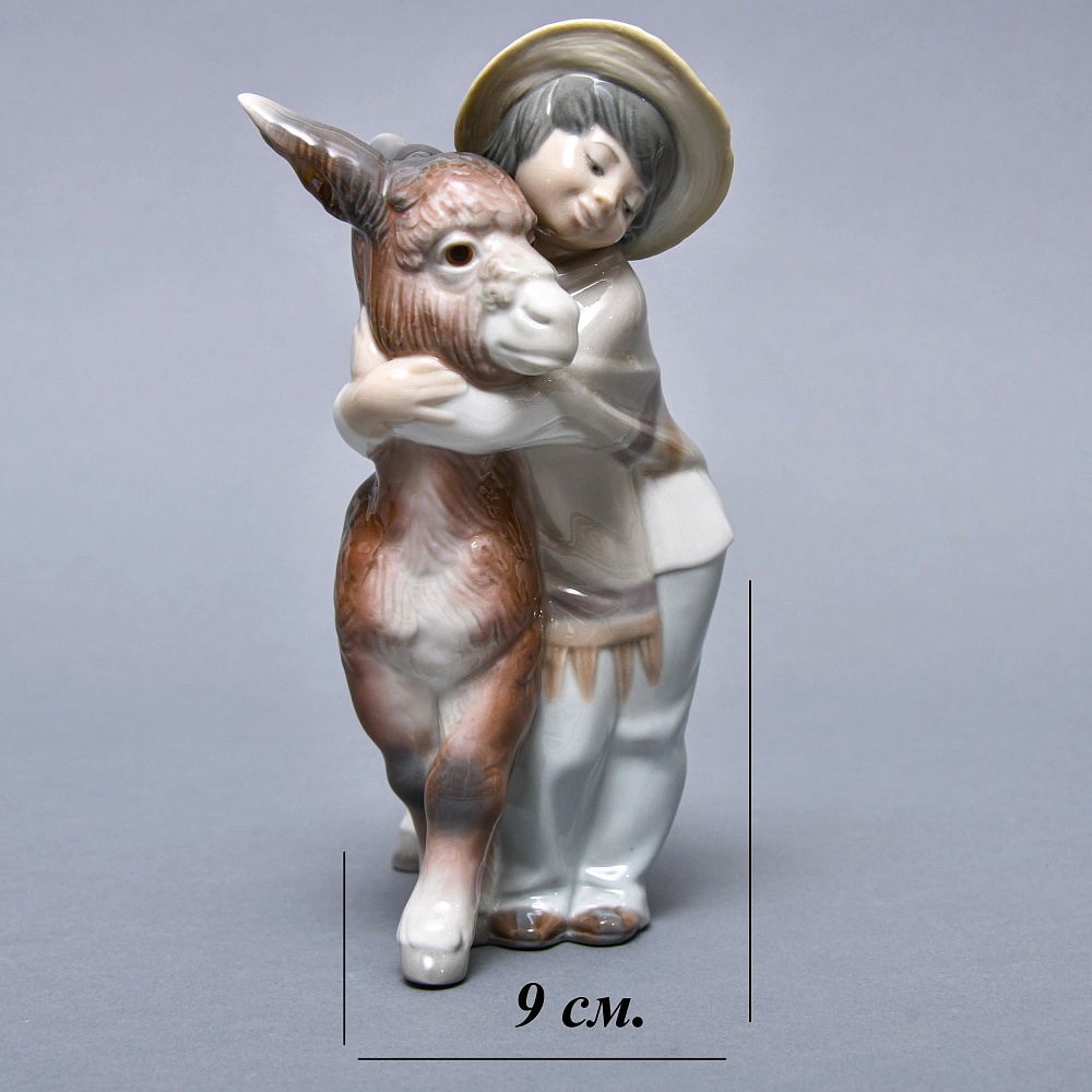 Коллекционная статуэтка «Мальчик с осликом», Фарфор Lladro Испания, 1971 - 1974 годы.