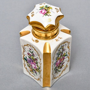 Антикварный Парфюмерный набор - три Флакона и Шкатулка, Limoges Франция, конец XIX - начало ХХ века. 