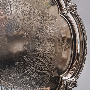 Винтажный Круглый Поднос на ножках, Металл Silverplate, SHEFFIELD Англия.