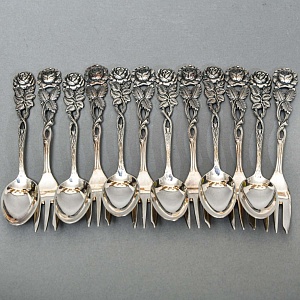 «Хильдесхаймская роза» - Сервировочный Набор Десертных Ложечек и Вилочек, Silverplate, Германия 60-е годы.