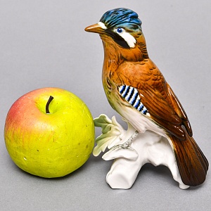 Птица - Фарфоровая статуэтка «Сойка», Karl Ens Германия, первая половина ХХ века.