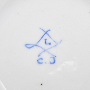 Антикварная Шкатулка - Бонбоньерка «Цветочная нежность», Фарфор Edme Samson et Cie Франция.