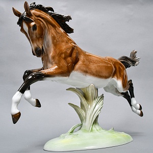 Большая Фарфоровая статуэтка «Бегущий конь. Арабский жеребец», ROSENTHAL Германия. 