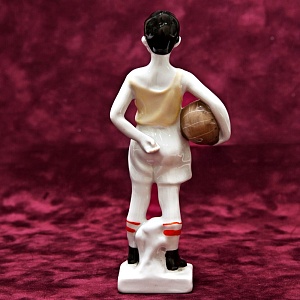 Коллекционная Авторская Фарфоровая статуэтка «Футболист - Юный вратарь», ЛФЗ СССР 1961 год.