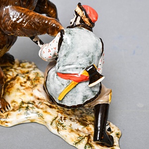 Коллекционная Фарфоровая Статуэтка «Охота на медведя», Россия. 