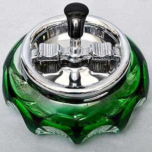 Зелёная Хрустальная Пепельница с механизмом «ЮЛА», NACHTMANN Германия, конец 60-х гг. 