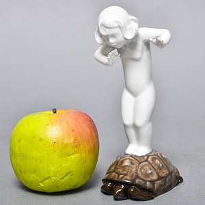 Антикварная Фарфоровая статуэтка «Девочка на черепахе», ROSENTHAL Германия, середина ХХ века.