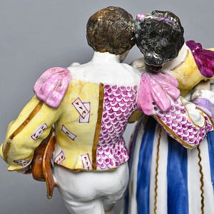 Коллекционная Фарфоровая статуэтка «Пара на Карнавале», Edme Samson Франция, 1940 - 1969 годы. 