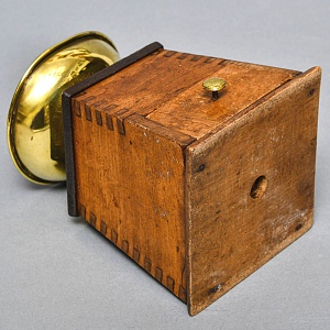 Деревянная Старинная Ручная Механическая Кофемолка - Мельница «GARANTIRT», Бельгия начало ХХ века.