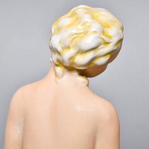 Коллекционная статуэтка «Обнаженная девушка с зеркалом и павлином», Фарфор, FASOLD & STAUCH Германия.