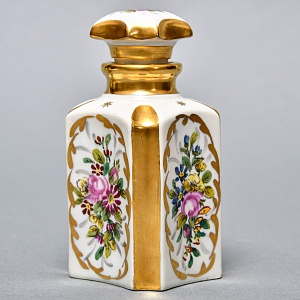 Антикварный Парфюмерный набор - три Флакона и Шкатулка, Limoges Франция, конец XIX - начало ХХ века. 