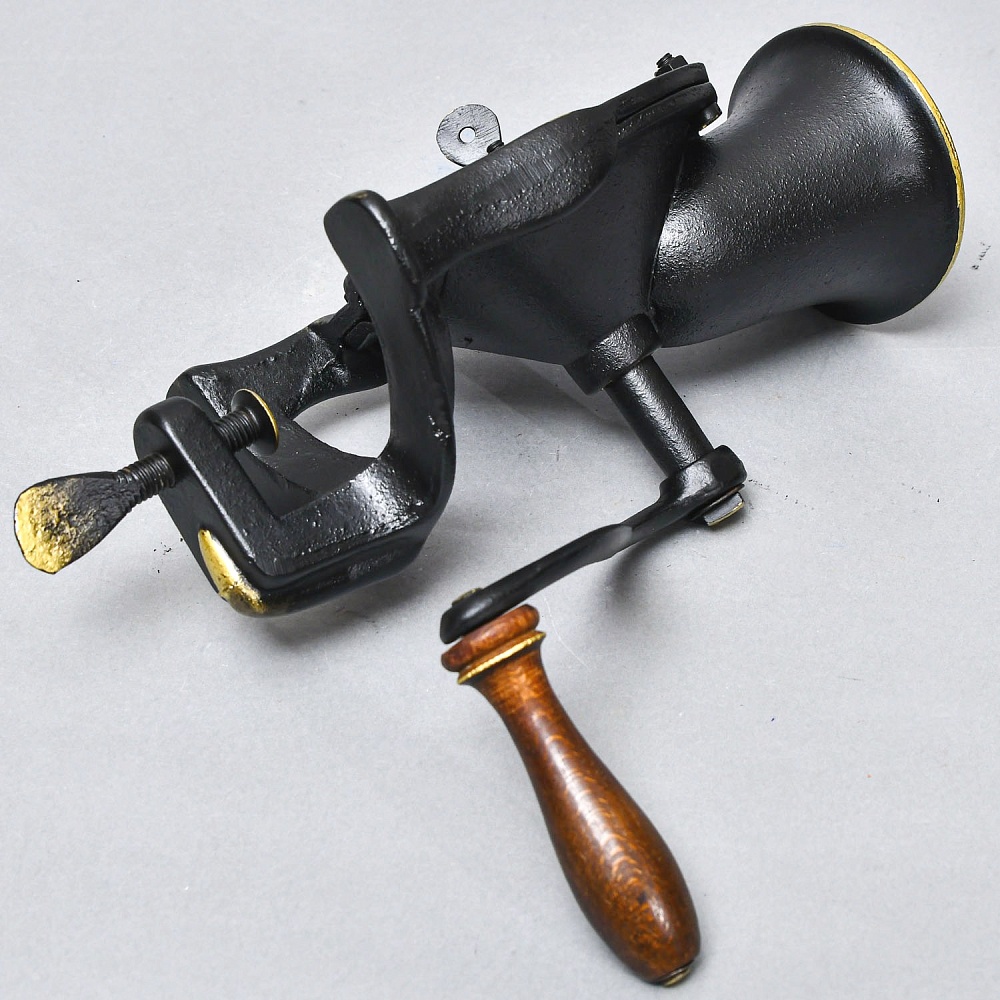 Старинная Чугунная Ручная Механическая Мельница - Кофемолка BREVETE, Бельгия 30-е гг.