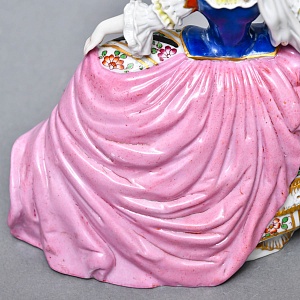 Антикварная статуэтка «Дама - Королевский прием», Фарфор SITZENDORF Германия, 1884 - 1902 годы.