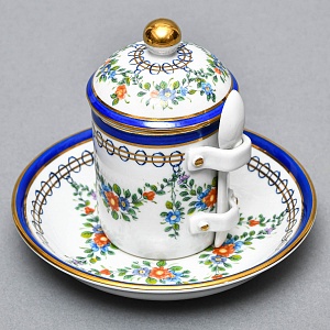 Фарфоровый Соусник с крышкой, блюдцем и ложечкой, Giulia Mangani Италия, вторая половина ХХ века.