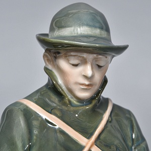 Коллекционная Фарфоровая статуэтка «Охотник  с собакой», Royal Copenhagen Дания, 1992 - 1999 годы. 