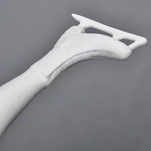 Редкая! Статуэтка «Фигуристка - Танец на льду», Бисквитный фарфор Kaiser, Германия -1979 год.