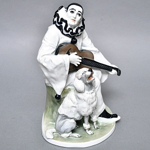 Антикварная Фарфоровая статуэтка «Пьеро с гитарой и пудель», Rosenthal Германия - 1924 год. 