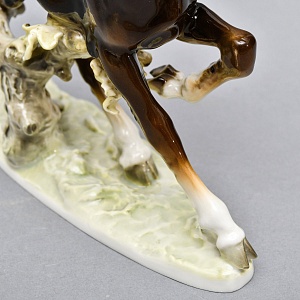 Коллекционная Фарфоровая статуэтка «Охота. Бегущий лось», Hutschenreuther Германия.