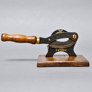 Редкость! Антикварный Настольный Нож - Гильотина для обрезки сигар. Германия начала ХХ века.