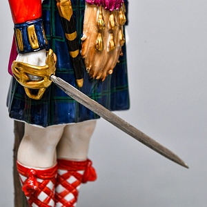 Коллекционная Фарфоровая статуэтка «Солдаты Британской армии. Черный Дозор», SITZENDORF Германия. 