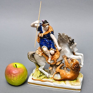 Антикварная Фарфоровая статуэтка «Диана - Охотница на льва», VOLKSTEDT Германия.