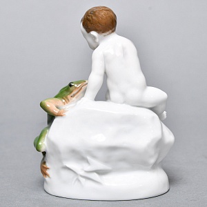  Антикварная Фарфоровая статуэтка «Мальчик и лягушка», ROSENTHAL Германия, 1919 - 1935 годы.