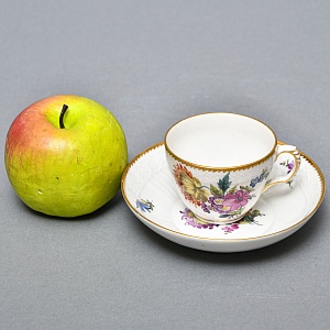 Антикварная Фарфоровая Кофейная пара «Цветочный букет», Royal Copenhagen Дания, 1870 - 1890 годы. 