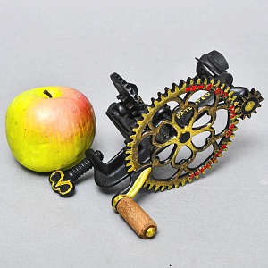 Редкость! Антикварное Чугунное Механическое Устройство для чистки Яблок и Картофеля, США конец XIX века.