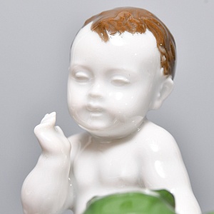  Антикварная Фарфоровая статуэтка «Мальчик и лягушка», ROSENTHAL Германия, 1919 - 1935 годы.