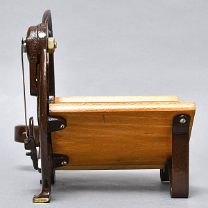 Редкость! Старинная Ручная Механическая Хлеборезка - Слайсер - Нож, RAADVAD Дания, середина ХХ века.