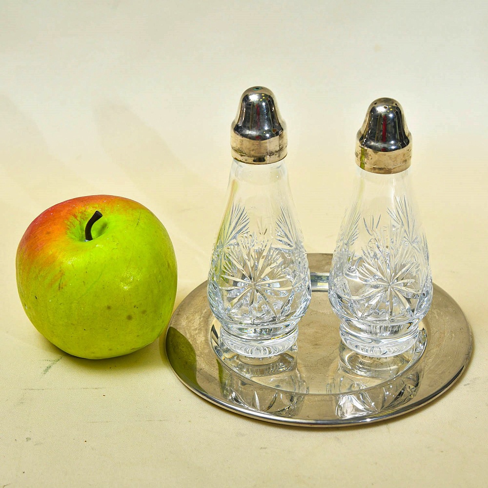 Винтажный Набор для Специй из 2-х предметов на подставке, Англия, середина ХХ века.