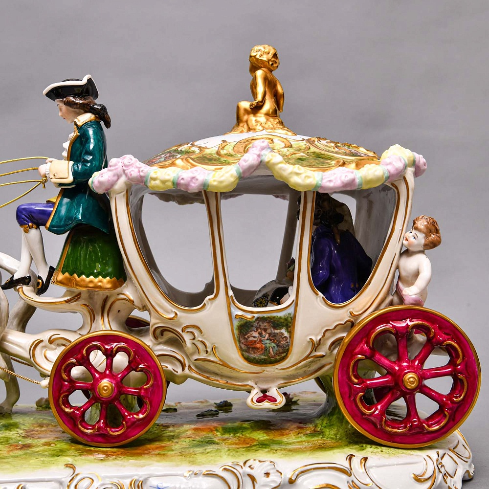 Большая Фарфоровая статуэтка «Карета с влюбленной парой», Scheibe Alsbach Германия, 1925 - 1962 гг. 